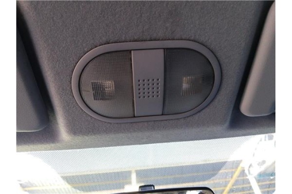 Recambio de luz delantero central techo para mitsubishi colt cz3 berl. 3 (z30) 1.5 di-d instyle referencia OEM IAM MR951589HA  