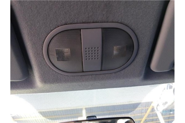 Recambio de luz delantero central techo para mitsubishi colt cz3 berl. 3 (z30) 1.5 di-d instyle referencia OEM IAM MR951589HA  