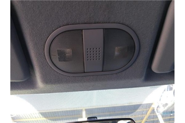 Recambio de luz delantero central techo para mitsubishi colt cz3 berl. 3 (z30) 1.5 di-d instyle referencia OEM IAM MR951589HA  