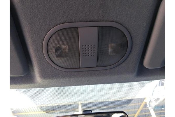 Recambio de luz delantero central techo para mitsubishi colt cz3 berl. 3 (z30) 1.5 di-d instyle referencia OEM IAM MR951589HA  