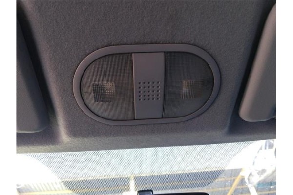 Recambio de luz delantero central techo para mitsubishi colt cz3 berl. 3 (z30) 1.5 di-d instyle referencia OEM IAM MR951589HA  