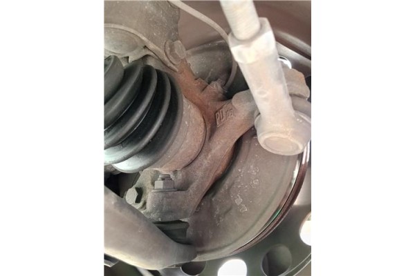 Recambio de mangueta delantero derecha para mitsubishi colt cz3 berl. 3 (z30) 1.5 di-d instyle referencia OEM IAM MN102068  