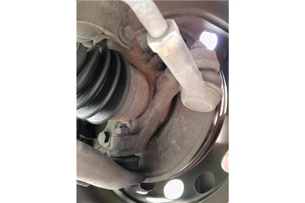 Recambio de mangueta delantero derecha para mitsubishi colt cz3 berl. 3 (z30) 1.5 di-d instyle referencia OEM IAM MN102068  