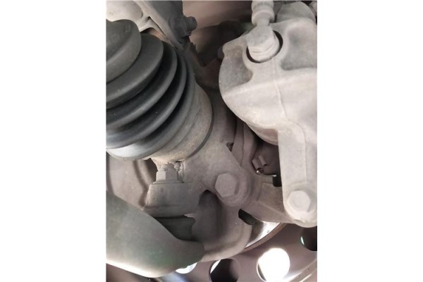 Recambio de mangueta delantero izquierda para mitsubishi colt cz3 berl. 3 (z30) 1.5 di-d instyle referencia OEM IAM MN102067  