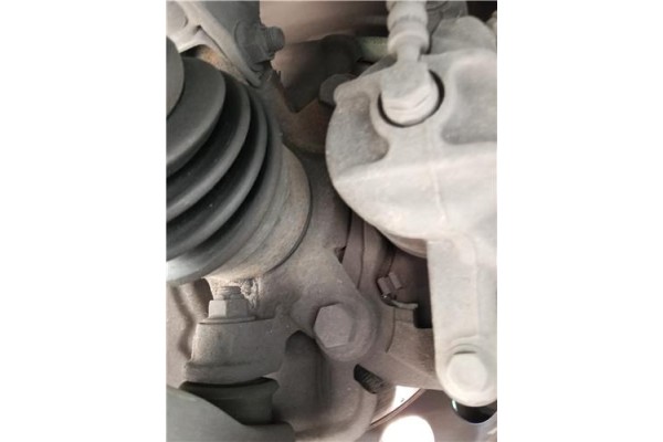 Recambio de mangueta delantero izquierda para mitsubishi colt cz3 berl. 3 (z30) 1.5 di-d instyle referencia OEM IAM MN102067  