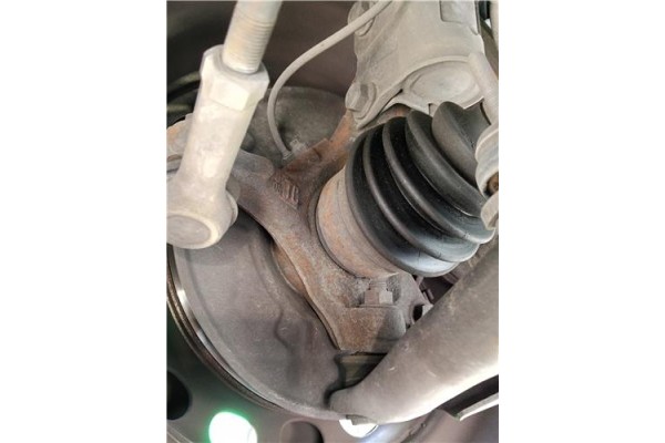 Recambio de mangueta delantero izquierda para mitsubishi colt cz3 berl. 3 (z30) 1.5 di-d instyle referencia OEM IAM MN102067  