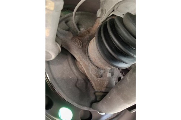 Recambio de mangueta delantero izquierda para mitsubishi colt cz3 berl. 3 (z30) 1.5 di-d instyle referencia OEM IAM MN102067  