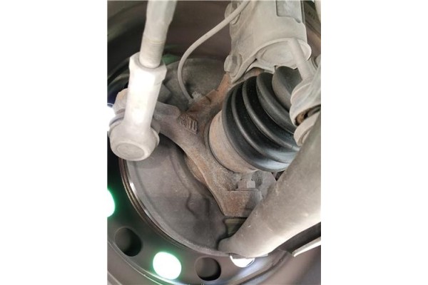 Recambio de mangueta delantero izquierda para mitsubishi colt cz3 berl. 3 (z30) 1.5 di-d instyle referencia OEM IAM MN102067  