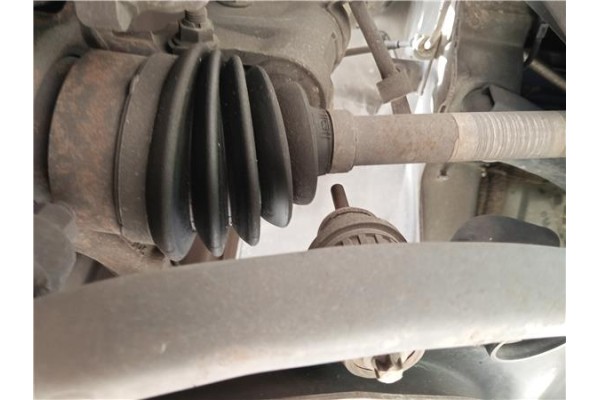 Recambio de palier delantero derecho para mitsubishi colt cz3 berl. 3 (z30) 1.5 di-d instyle referencia OEM IAM 3815A015  