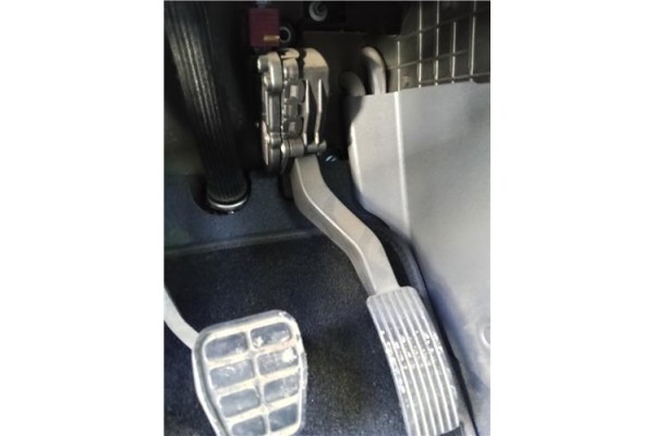 Recambio de pedal acelerador para mitsubishi colt cz3 berl. 3 (z30) 1.5 di-d instyle referencia OEM IAM MN125792 A4543000304 