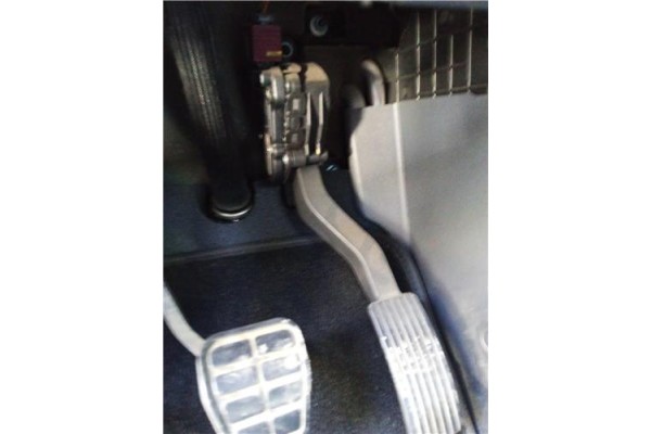 Recambio de pedal acelerador para mitsubishi colt cz3 berl. 3 (z30) 1.5 di-d instyle referencia OEM IAM MN125792 A4543000304 