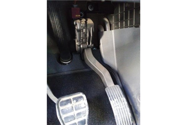 Recambio de pedal acelerador para mitsubishi colt cz3 berl. 3 (z30) 1.5 di-d instyle referencia OEM IAM MN125792 A4543000304 