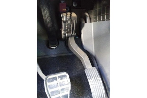 Recambio de pedal acelerador para mitsubishi colt cz3 berl. 3 (z30) 1.5 di-d instyle referencia OEM IAM MN125792 A4543000304 