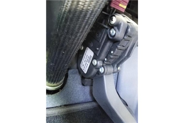 Recambio de pedal acelerador para mitsubishi colt cz3 berl. 3 (z30) 1.5 di-d instyle referencia OEM IAM MN125792 A4543000304 