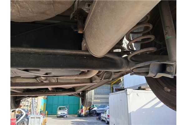 Recambio de puente trasero para mitsubishi colt cz3 berl. 3 (z30) 1.5 di-d instyle referencia OEM IAM 4120A040  