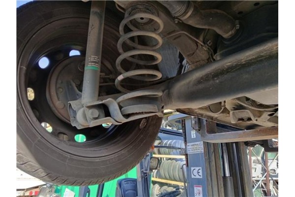 Recambio de puente trasero para mitsubishi colt cz3 berl. 3 (z30) 1.5 di-d instyle referencia OEM IAM 4120A040  