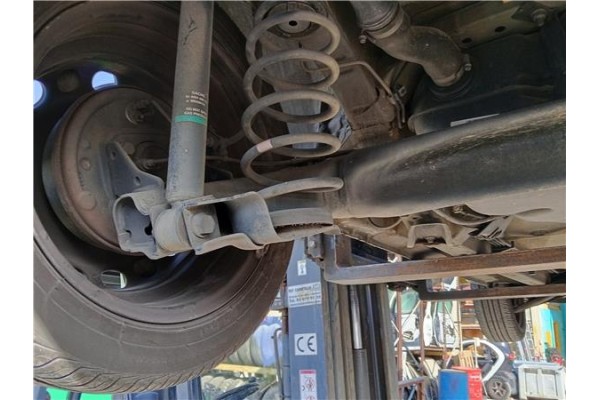 Recambio de puente trasero para mitsubishi colt cz3 berl. 3 (z30) 1.5 di-d instyle referencia OEM IAM 4120A040  