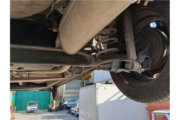 Recambio de puente trasero para mitsubishi colt cz3 berl. 3 (z30) 1.5 di-d instyle referencia OEM IAM 4120A040  