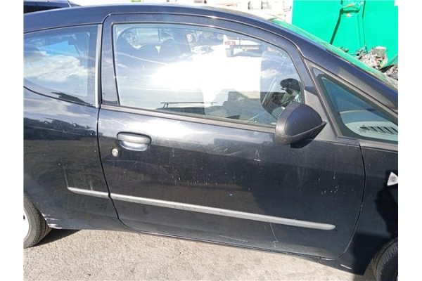 Recambio de puerta delantero derecha para mitsubishi colt cz3 berl. 3 (z30) 1.5 di-d instyle referencia OEM IAM MN161888  