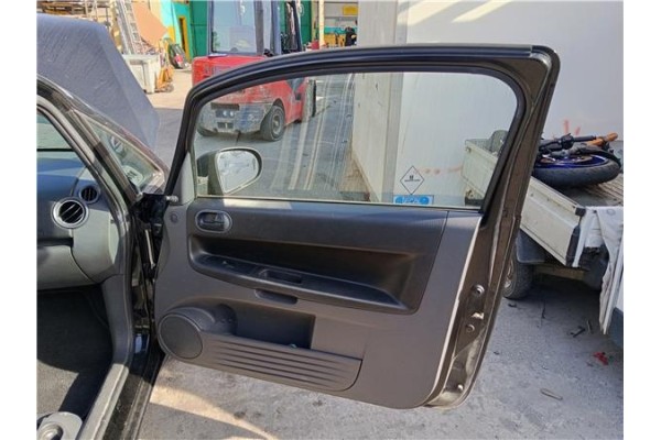 Recambio de puerta delantero derecha para mitsubishi colt cz3 berl. 3 (z30) 1.5 di-d instyle referencia OEM IAM MN161888  