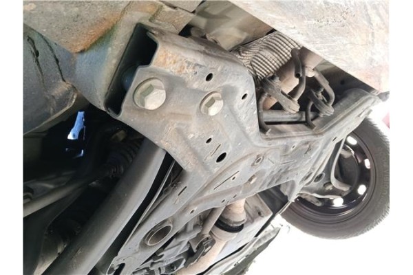 Recambio de subchasis para mitsubishi colt cz3 berl. 3 (z30) 1.5 di-d instyle referencia OEM IAM MR594001  