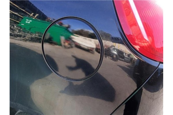 Recambio de tapa exterior combustible para mitsubishi colt cz3 berl. 3 (z30) 1.5 di-d instyle referencia OEM IAM MR959151BA  