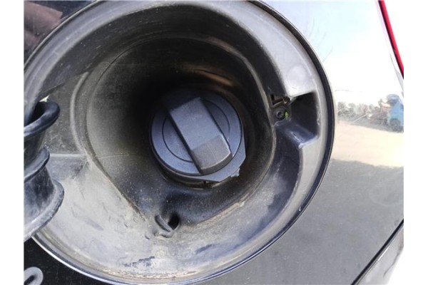 Recambio de tapon combustible para mitsubishi colt cz3 berl. 3 (z30) 1.5 di-d instyle referencia OEM IAM MN139376  