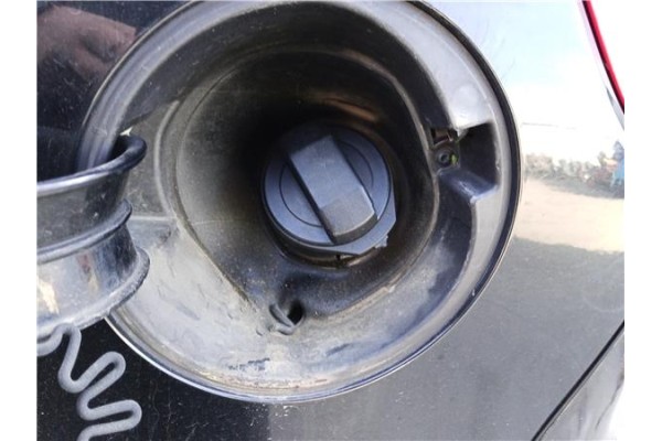 Recambio de tapon combustible para mitsubishi colt cz3 berl. 3 (z30) 1.5 di-d instyle referencia OEM IAM MN139376  