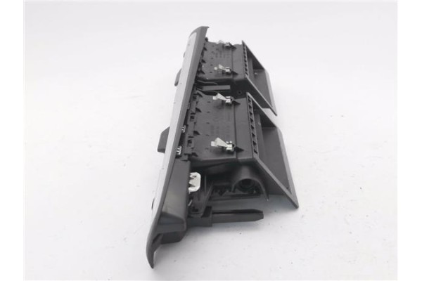 Recambio de rejilla entrada de aire para citroen c4 grand picasso/spacetourer 1.6 attraction referencia OEM IAM 967797537A  