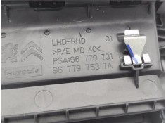 Recambio de rejilla entrada de aire para citroen c4 grand picasso/spacetourer 1.6 attraction referencia OEM IAM 967797537A  