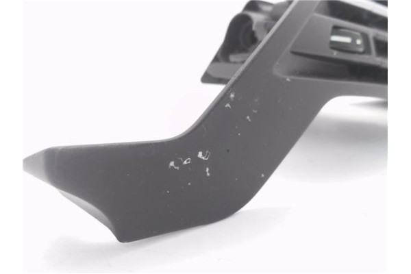 Recambio de rejilla entrada de aire para citroen c4 grand picasso/spacetourer 1.6 attraction referencia OEM IAM 967797537A  