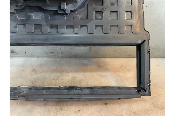 Recambio de canalizador radiador para renault captur i 1.2 intens referencia OEM IAM 215592894R  