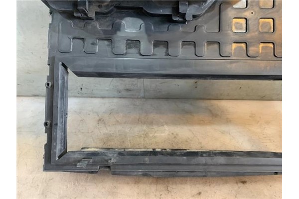 Recambio de canalizador radiador para renault captur i 1.2 intens referencia OEM IAM 215592894R  