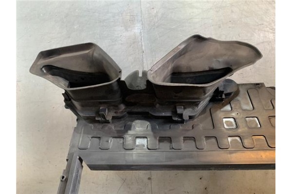 Recambio de canalizador radiador para renault captur i 1.2 intens referencia OEM IAM 215592894R  