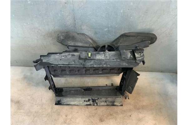 Recambio de canalizador radiador para renault captur i 1.2 intens referencia OEM IAM 215592894R  