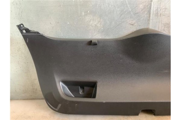 Recambio de guarnecido porton trasero para citroen c4 berlina 1.6 attraction referencia OEM IAM 968748657702 90443AO 