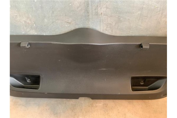 Recambio de guarnecido porton trasero para citroen c4 berlina 1.6 attraction referencia OEM IAM 968748657702 90443AO 
