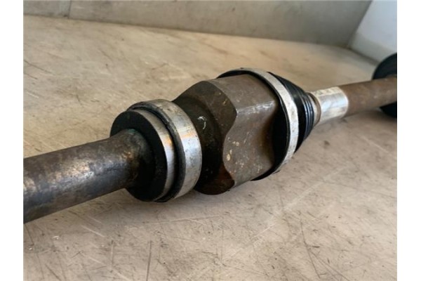 Recambio de palier delantero derecho para citroen c4 grand picasso/spacetourer 1.6 attraction referencia OEM IAM 9677916180  