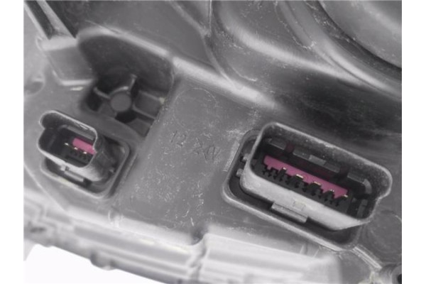 Recambio de faro delantero dcho para renault captur i 1.2 intens referencia OEM IAM 260100947R 30128121200 