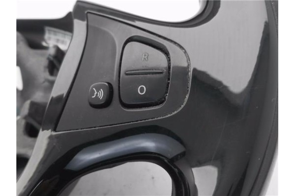 Recambio de volante para renault captur i 1.2 intens referencia OEM IAM 484006599R 6,22E+06 