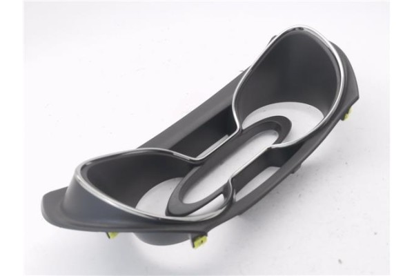 Recambio de embellecedor cuadro instrumentos para renault captur i 1.2 intens referencia OEM IAM 682504768R  