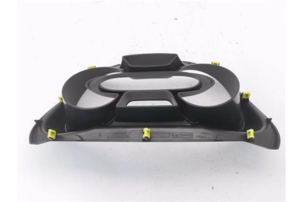 Recambio de embellecedor cuadro instrumentos para renault captur i 1.2 intens referencia OEM IAM 682504768R  
