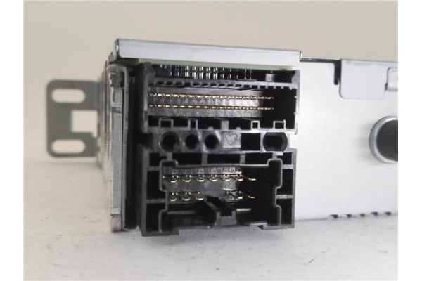 Recambio de autoradio para renault captur i 1.2 intens referencia OEM IAM 281151761R  