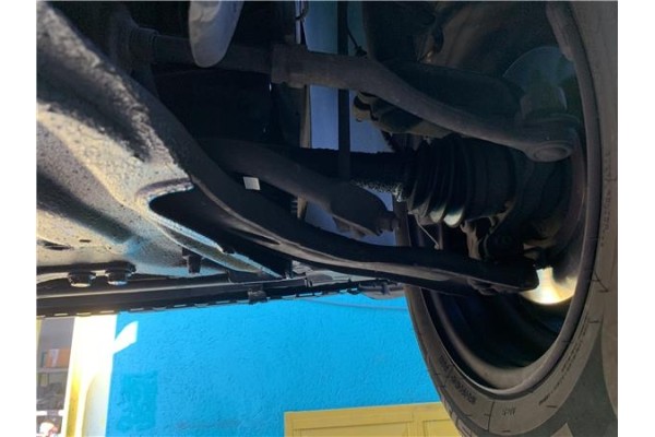 Recambio de brazo suspension delantero derecho para peugeot 207 1.4 referencia OEM IAM 3521N8  