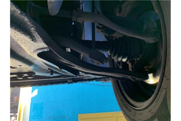 Recambio de brazo suspension delantero derecho para peugeot 207 1.4 referencia OEM IAM 3521N8  