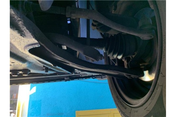 Recambio de brazo suspension delantero derecho para peugeot 207 1.4 referencia OEM IAM 3521N8  