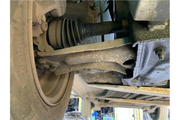 Recambio de brazo suspension delantero derecho para peugeot 207 1.4 referencia OEM IAM 3521N8  