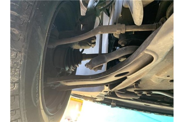 Recambio de brazo suspension delantero izquierdo para peugeot 207 1.4 referencia OEM IAM 3520R7  