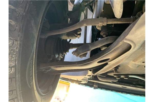 Recambio de brazo suspension delantero izquierdo para peugeot 207 1.4 referencia OEM IAM 3520R7  