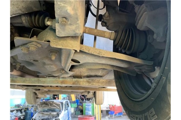 Recambio de brazo suspension delantero izquierdo para peugeot 207 1.4 referencia OEM IAM 3520R7  